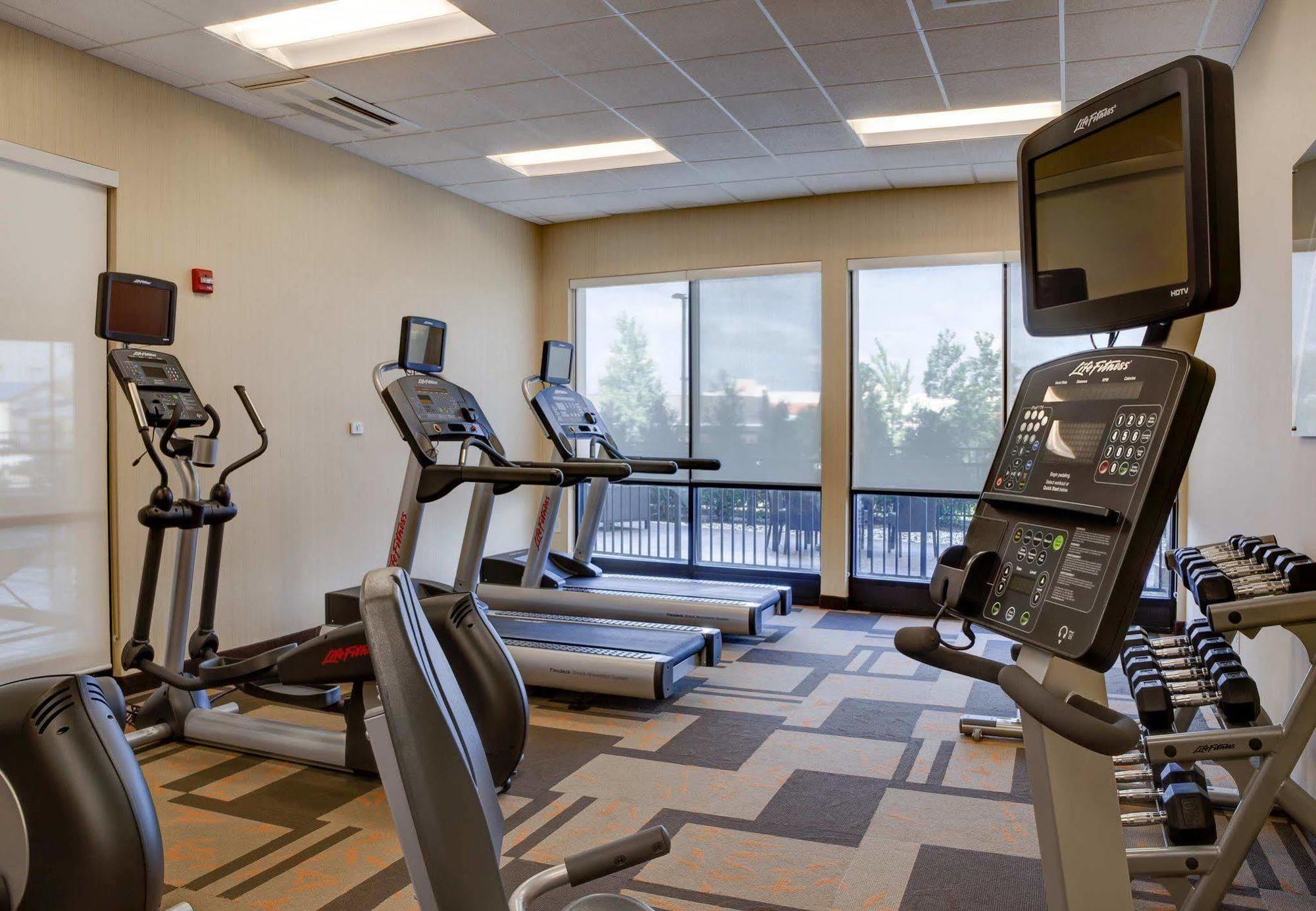 Courtyard By Marriott Indianapolis Noblesville Exterior photo